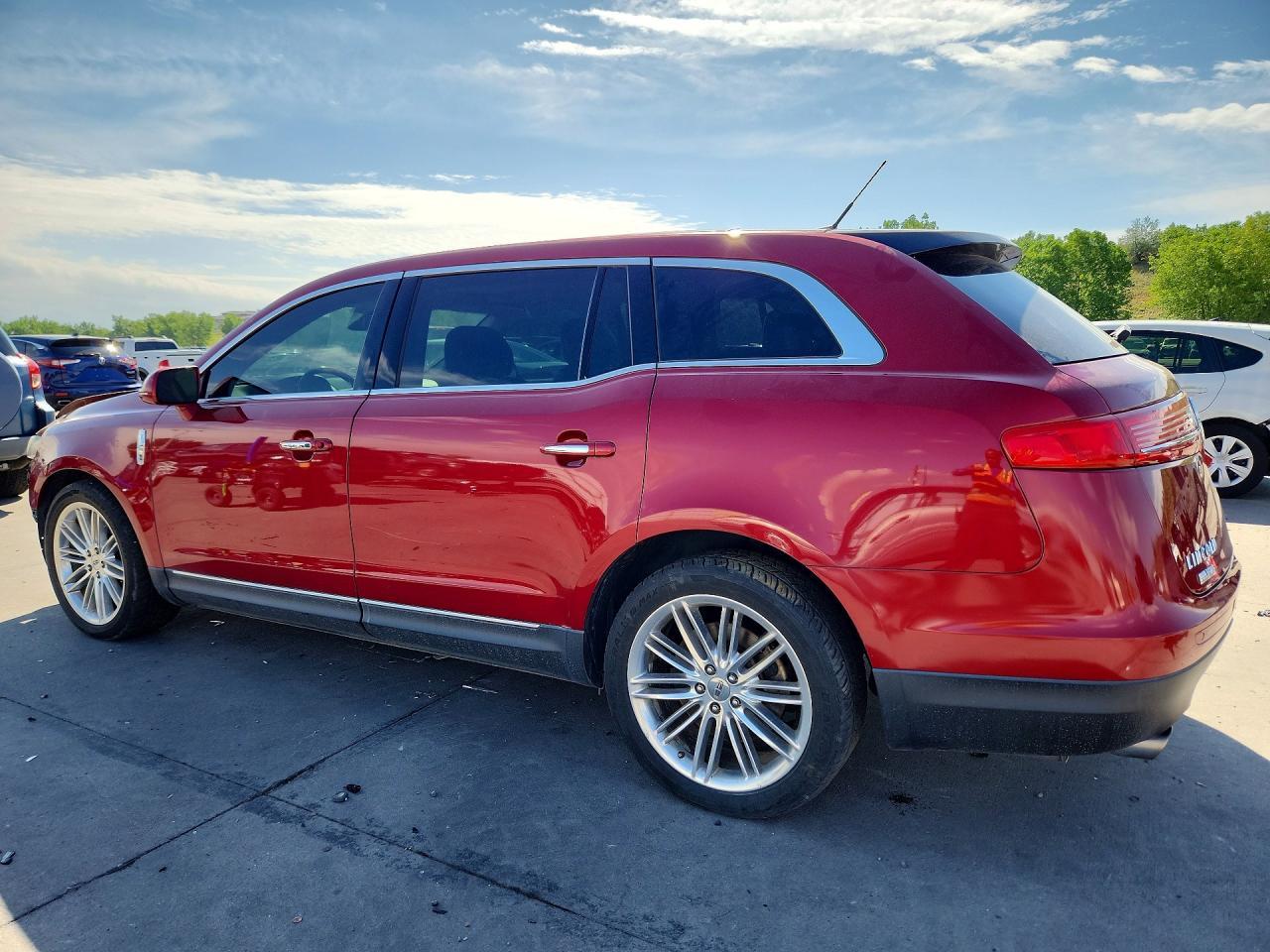 2013 Lincoln Mkt - Фото 2