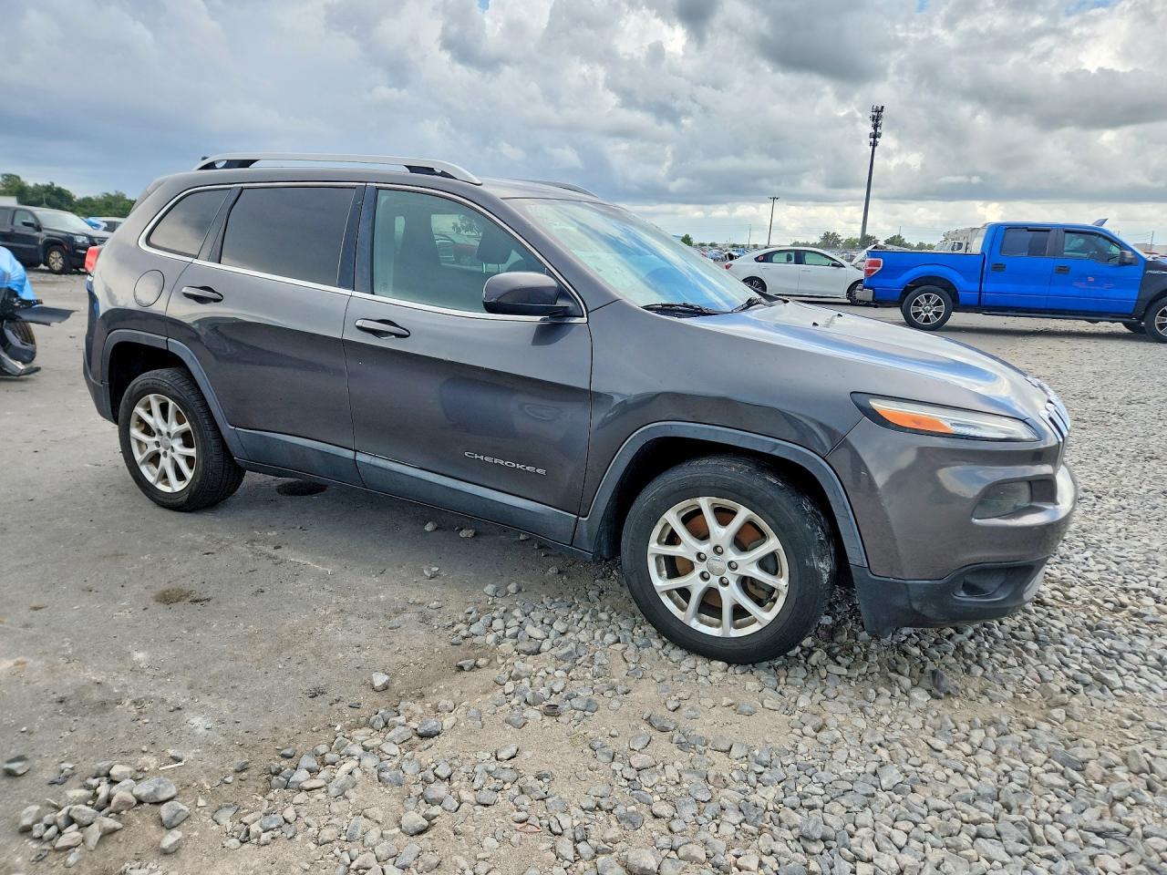 2015 Jeep Cherokee Latitude - Image 4