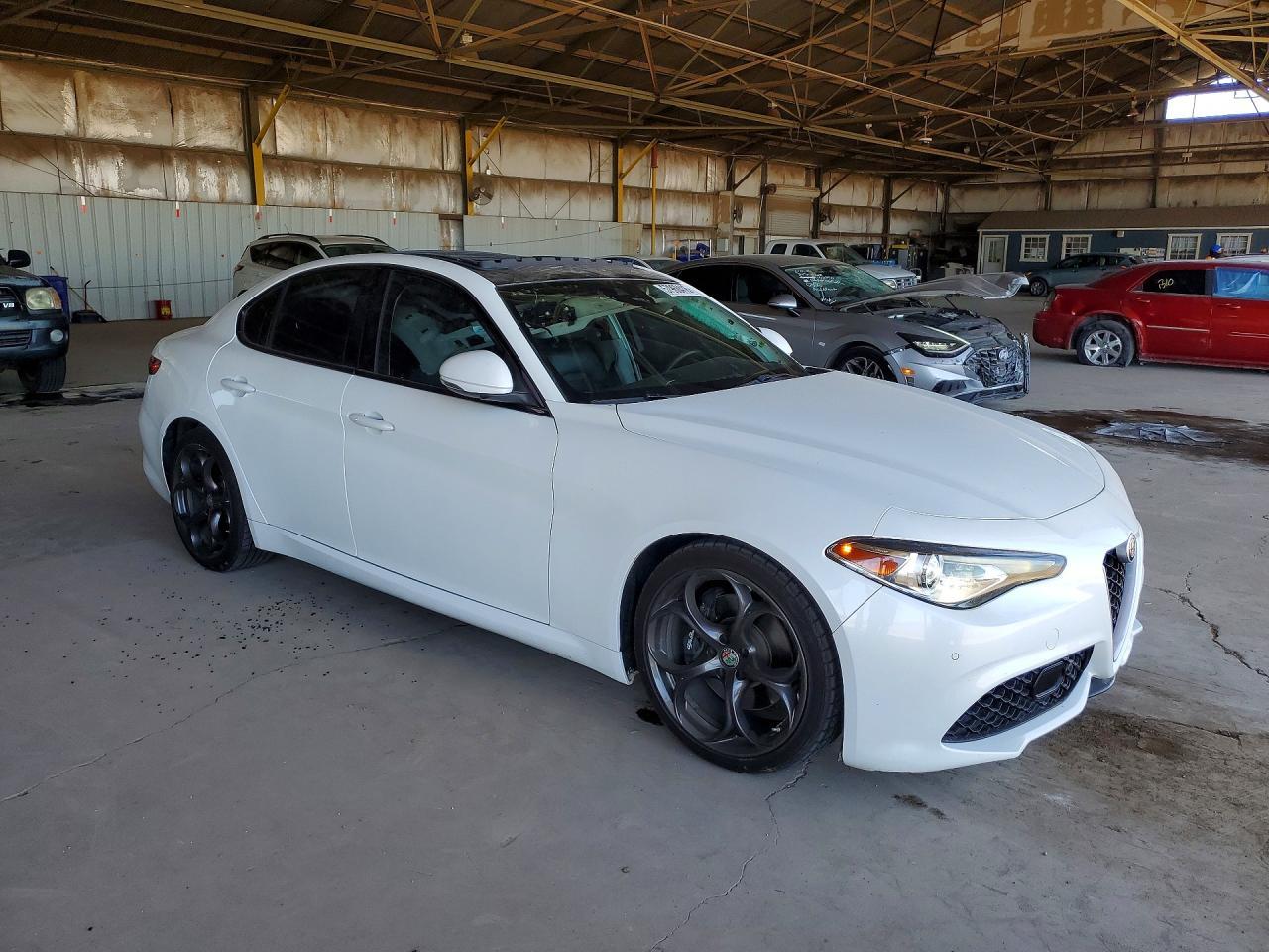 2017 Alfa Romeo Giulia Ti - Image 4