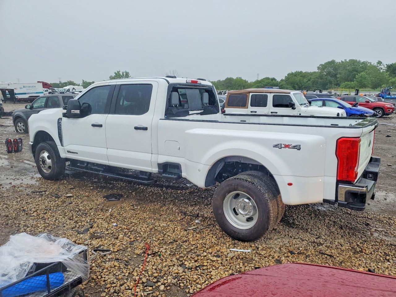 2025 Ford F350 Super Duty - Фото 2