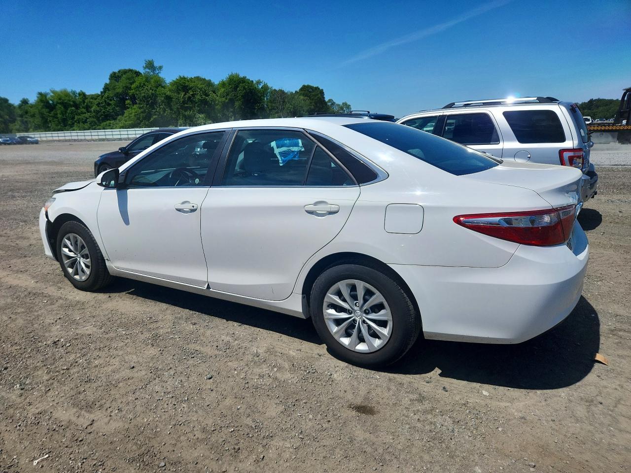 2017 Toyota Camry Le - Фото 2