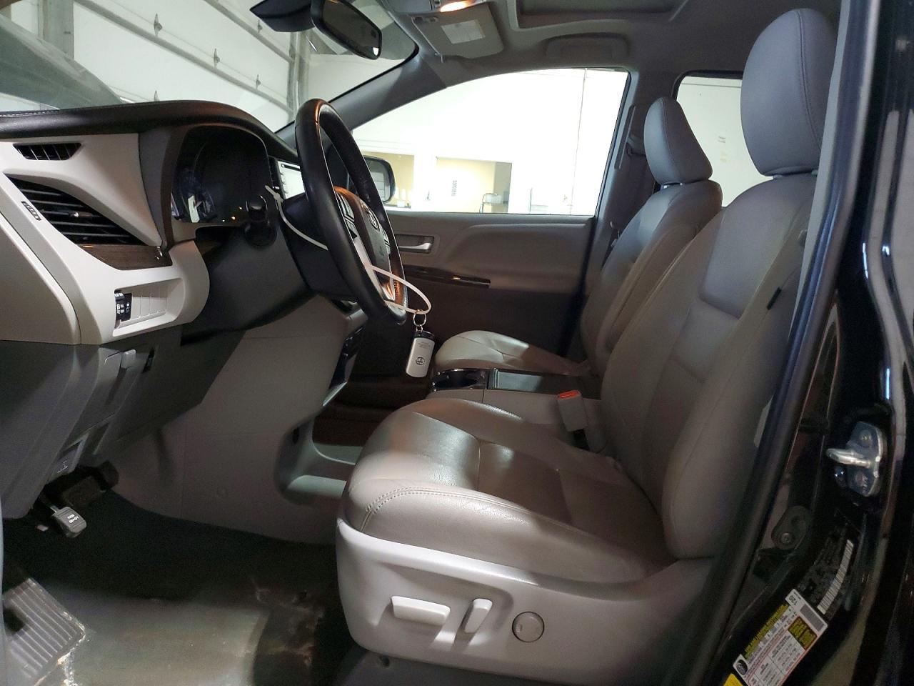 2020 Toyota Sienna - Фото 7