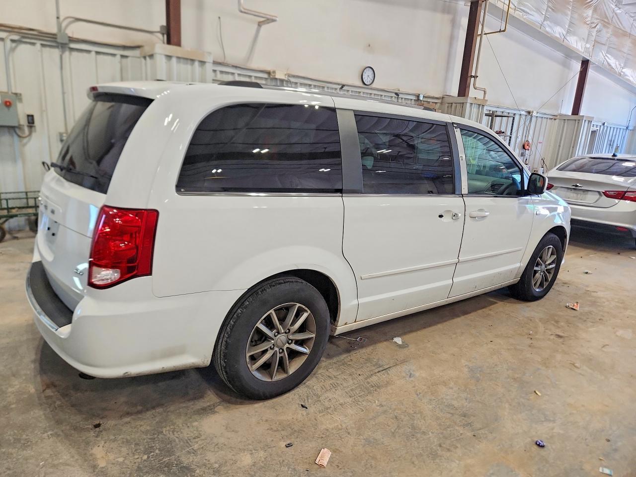 2014 Dodge Grand Caravan Sxt - Image 3