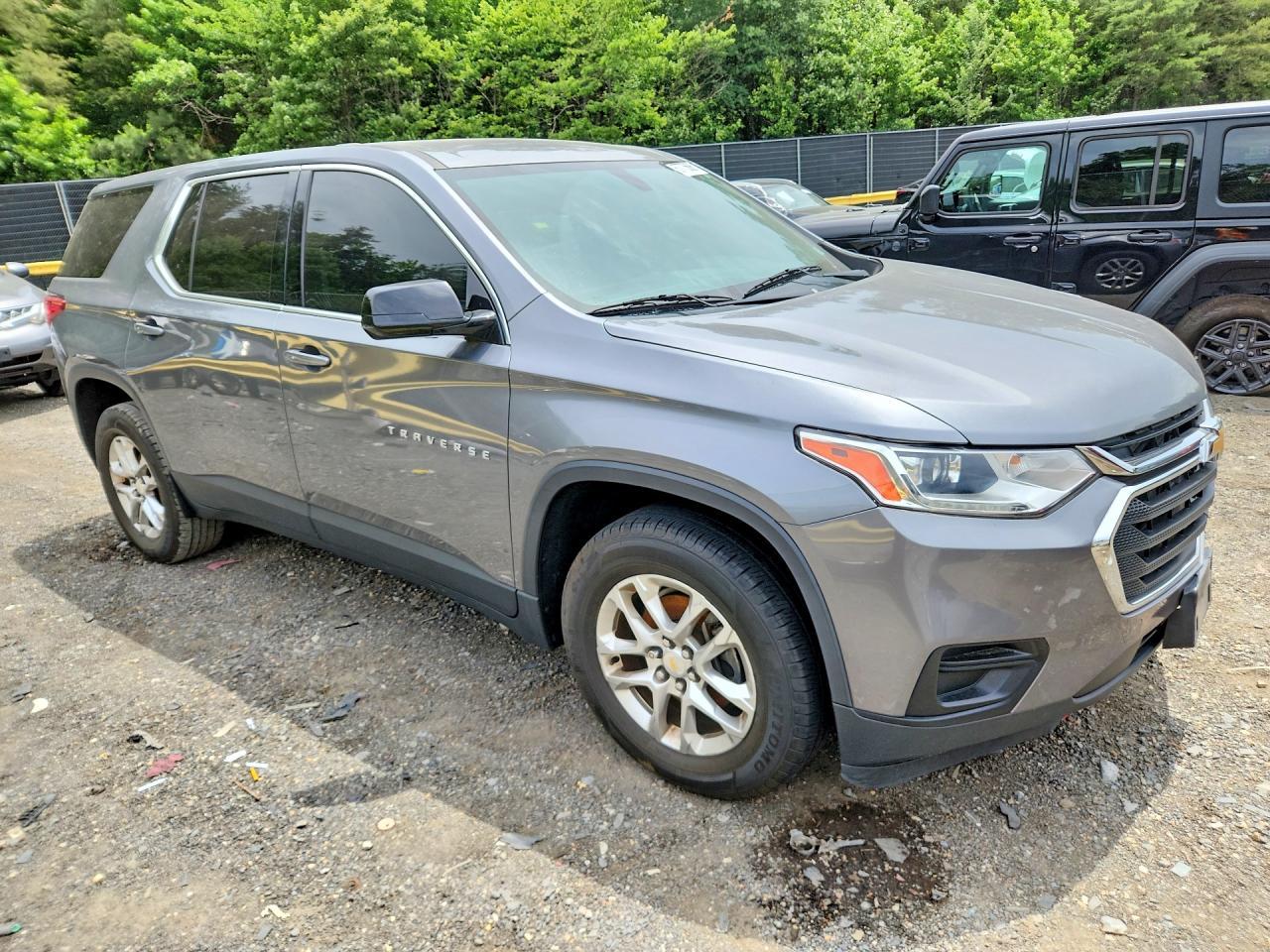 2019 Chevrolet Traverse Ls - Фото 4