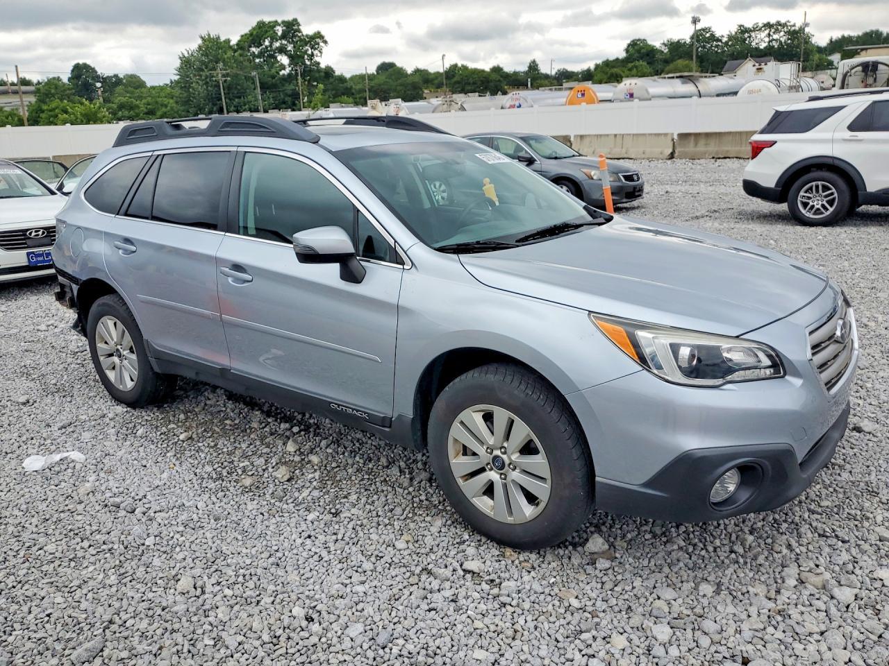 2016 Subaru Outback 2.5I Premium - Image 4