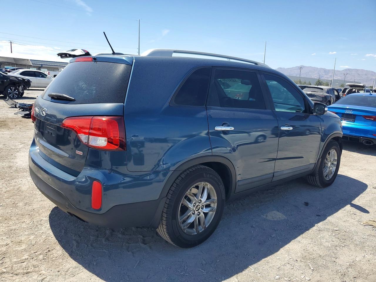 2015 Kia Sorento Lx - Image 3