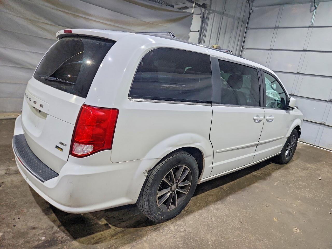 2017 Dodge Grand Caravan Sxt - Image 3