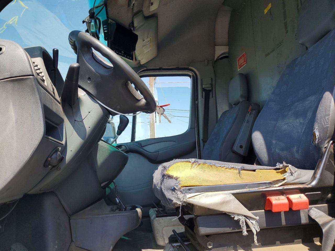 2005 Dodge Sprinter 2500 Delivery Van - Фото 7