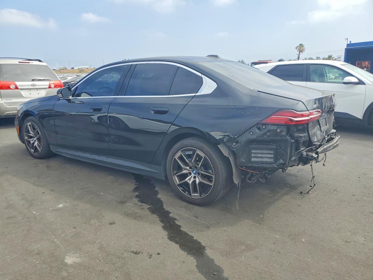 2024 BMW I5 Edrive 40 - Image 2