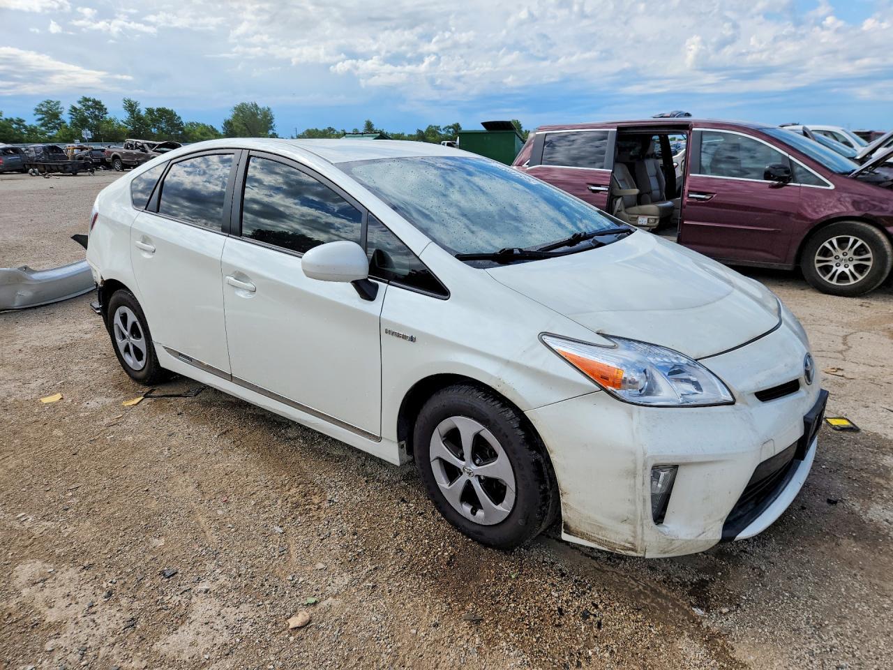 2015 Toyota Prius Four - Фото 4