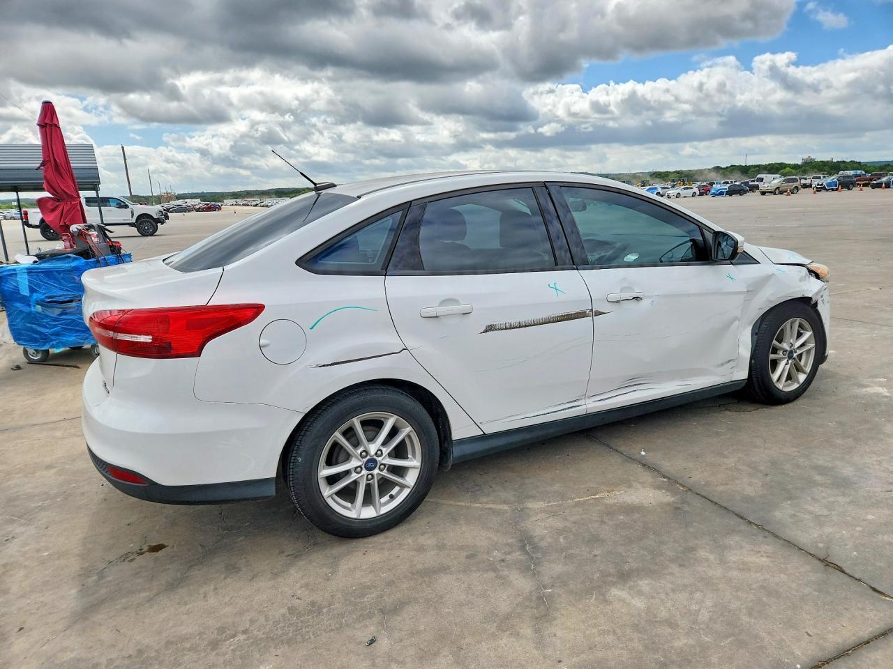 2016 Ford Focus Se - Фото 3