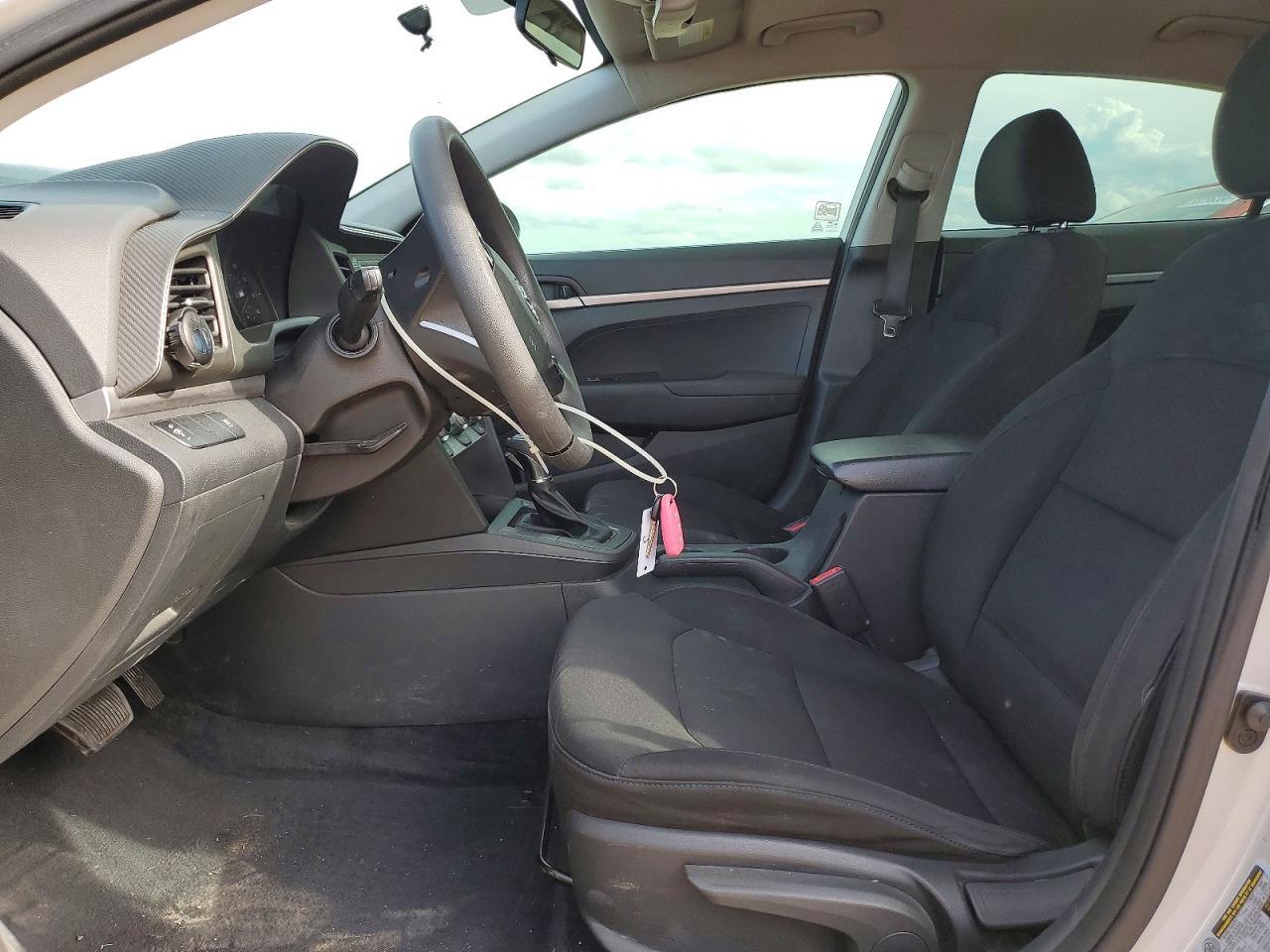 2019 Hyundai Elantra Se - Image 7