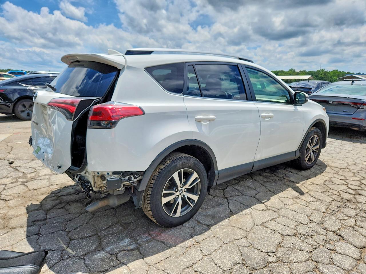 2018 Toyota Rav4 Xle - Фото 3