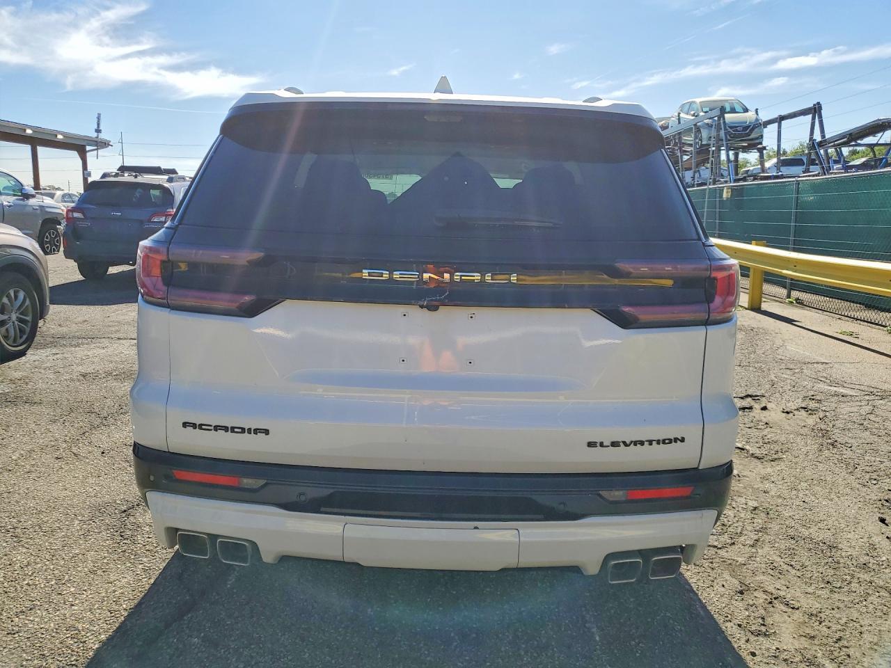 2024 GMC Acadia Denali - Фото 6