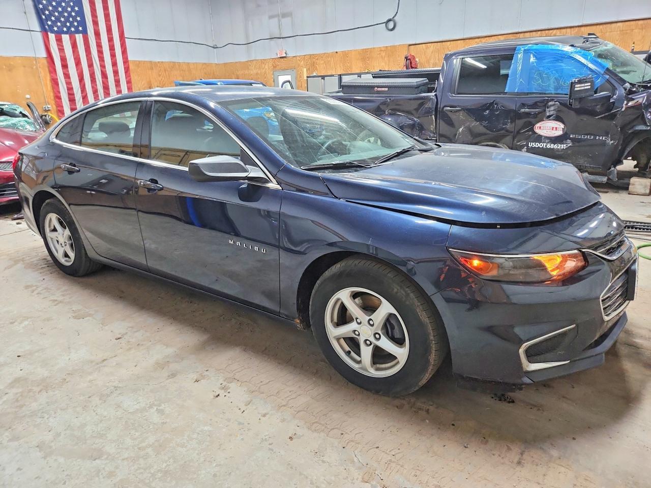 2017 Chevrolet Malibu Ls - Фото 4