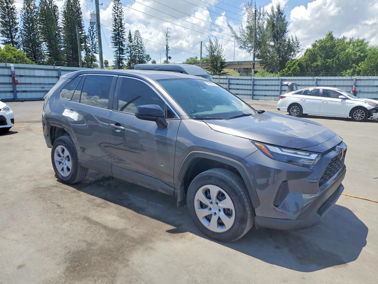 2025 Toyota Rav4 Le - Фото 4