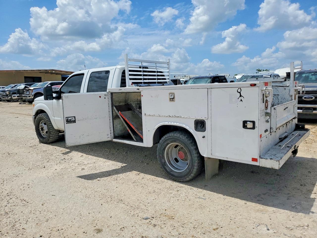 2016 Ford F350 Super Duty - Фото 2