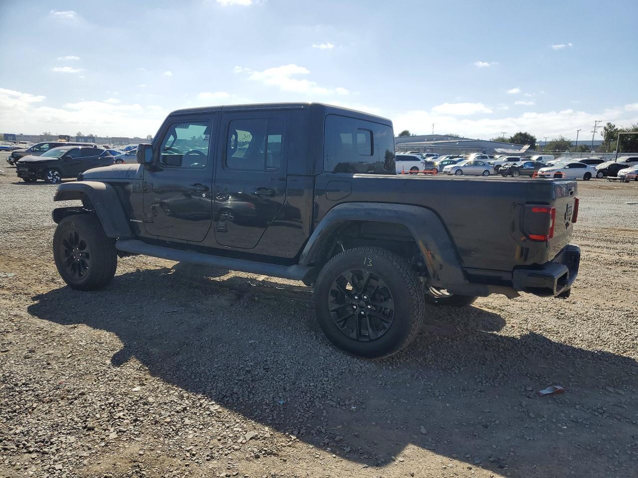 2021 Jeep Gladiator Overland - Фото 2