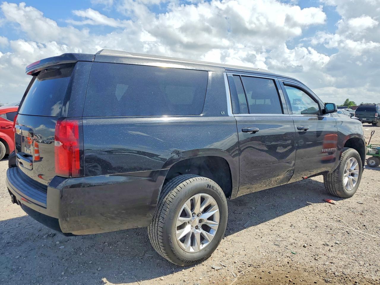 2016 Chevrolet Suburban C1500 Lt - Фото 3