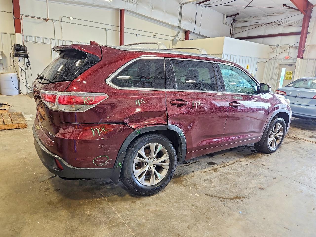 2015 Toyota Highlander Xle - Фото 3