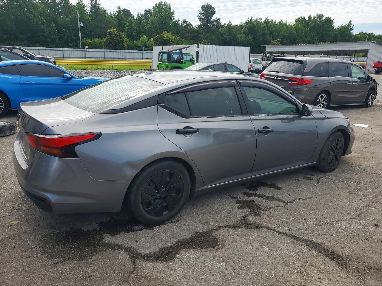 2019 Nissan Altima S - Фото 3