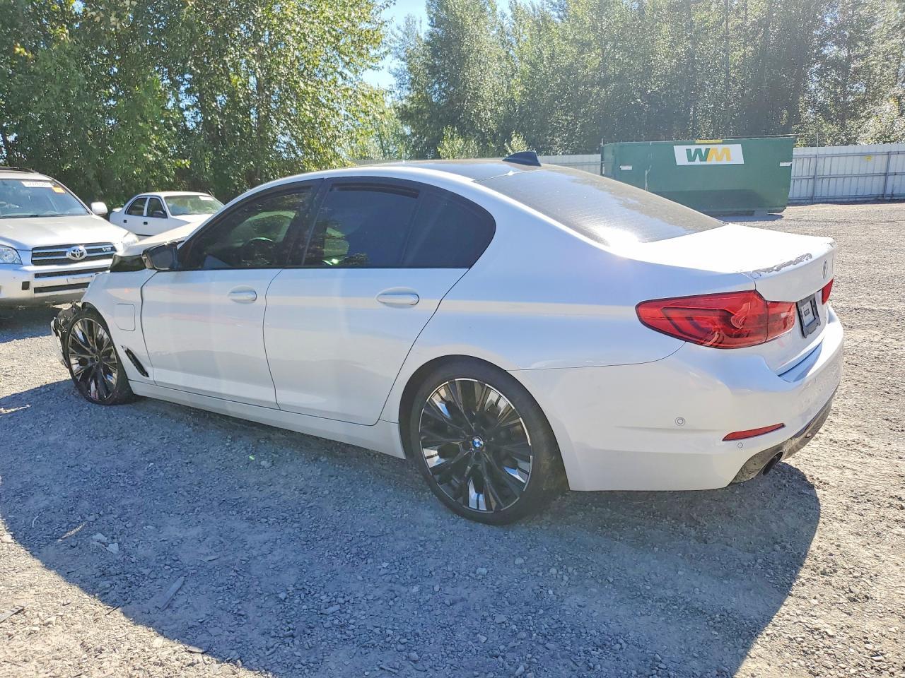 2019 BMW 530Xe - Image 2