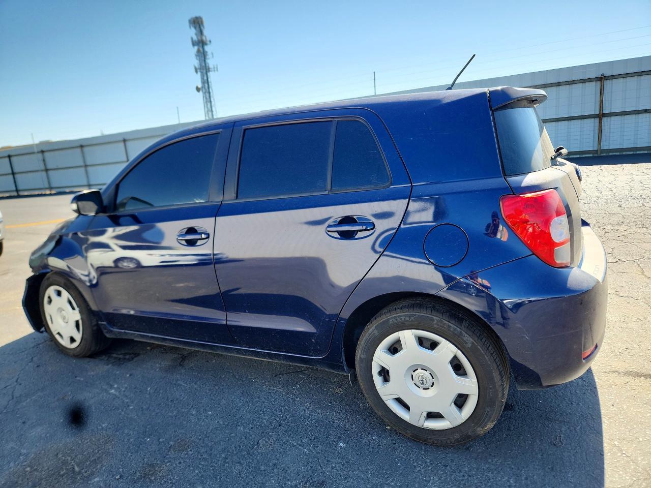 2014 Scion Xd Base - Фото 2