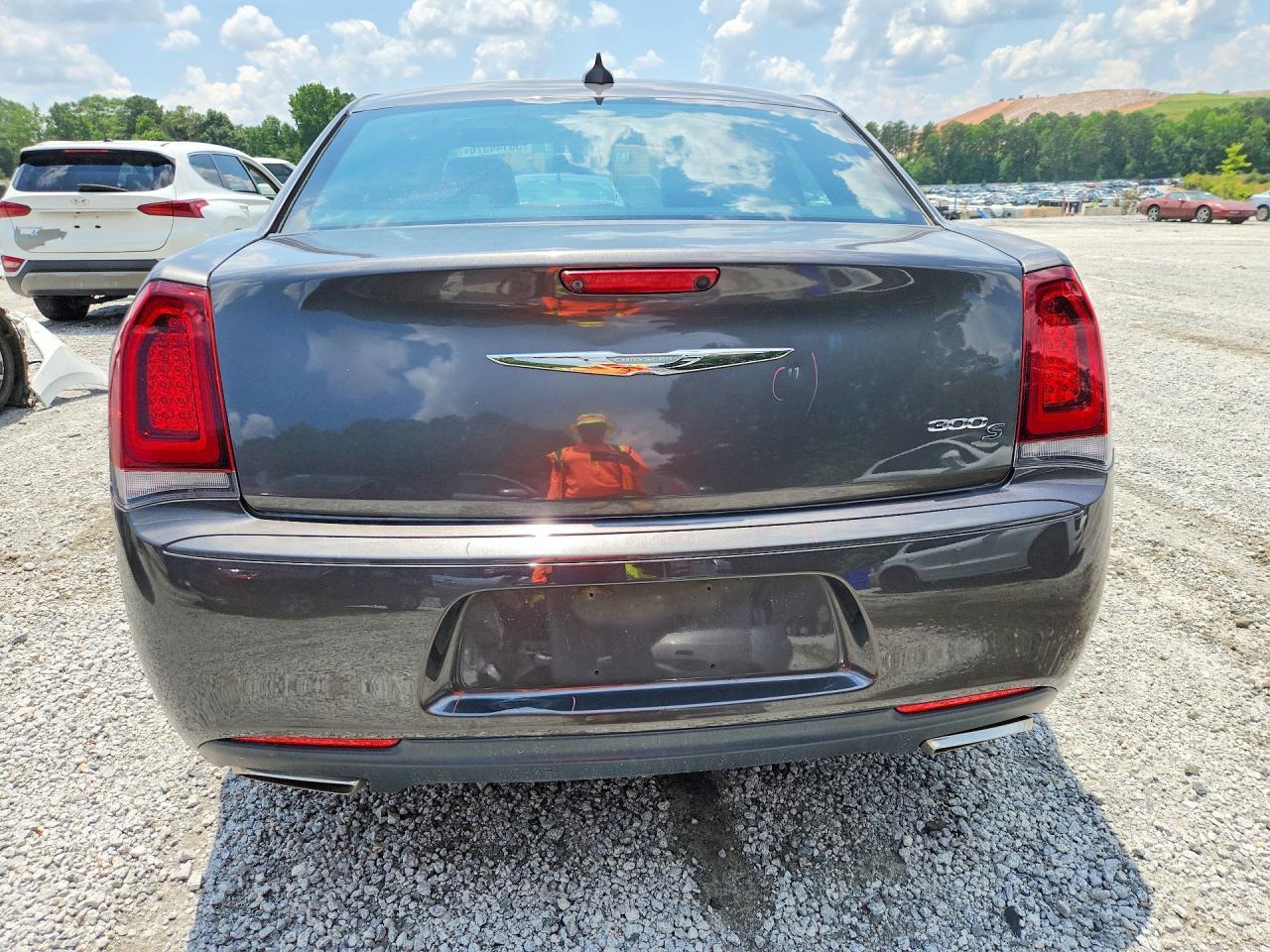 2019 Chrysler 300 S - Фото 6