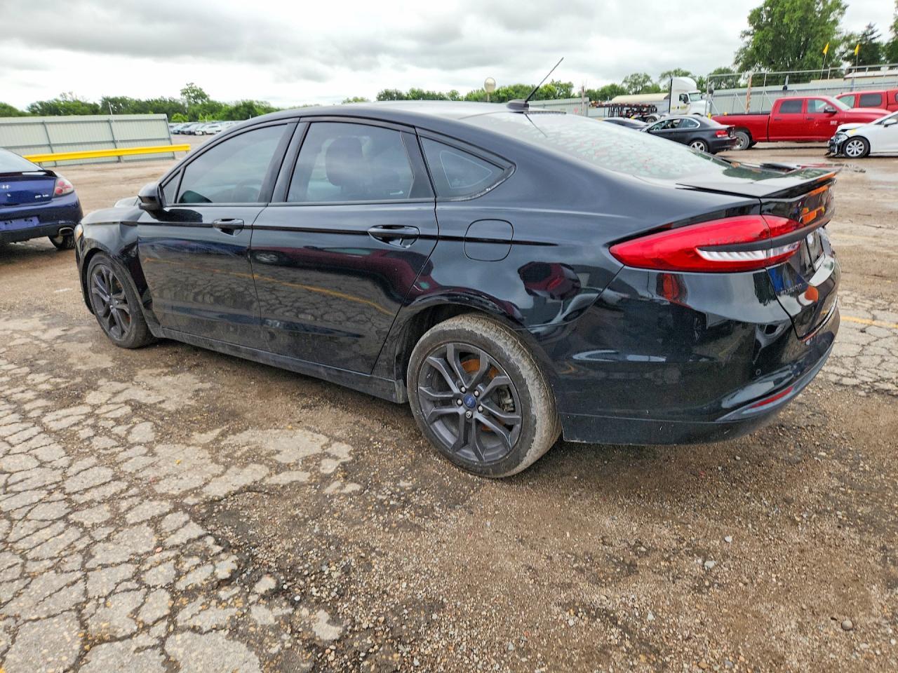 2018 Ford Fusion Se - Фото 2