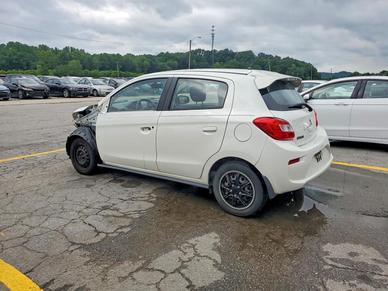 2018 Mitsubishi Mirage Es - Image 2