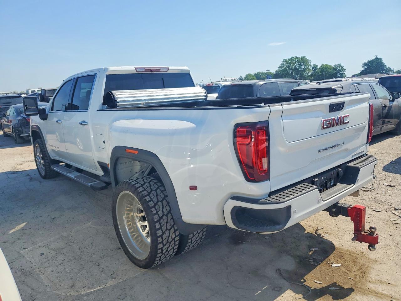 2022 GMC Sierra K3500 Denali - Фото 2