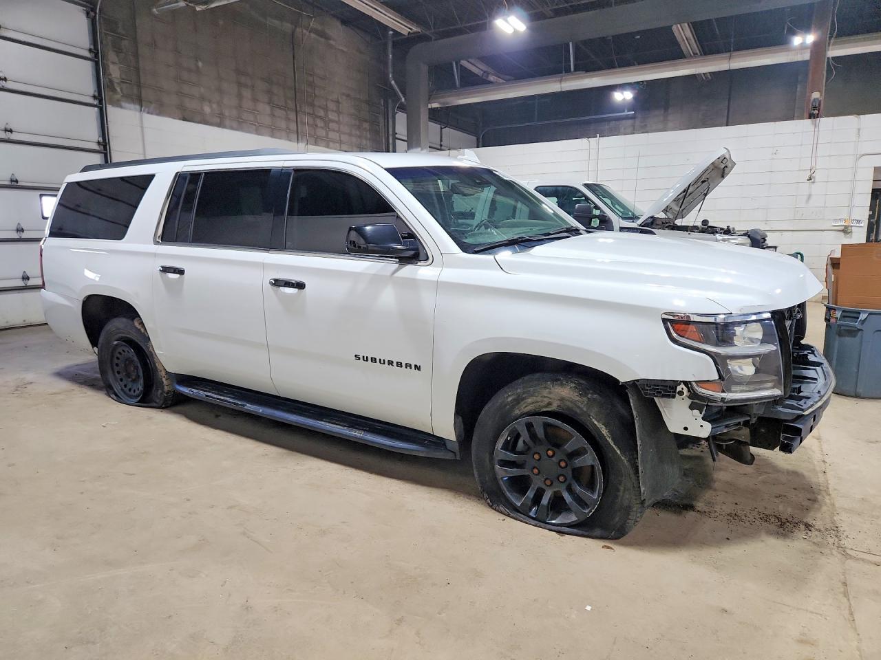 2018 Chevrolet Suburan - Фото 4