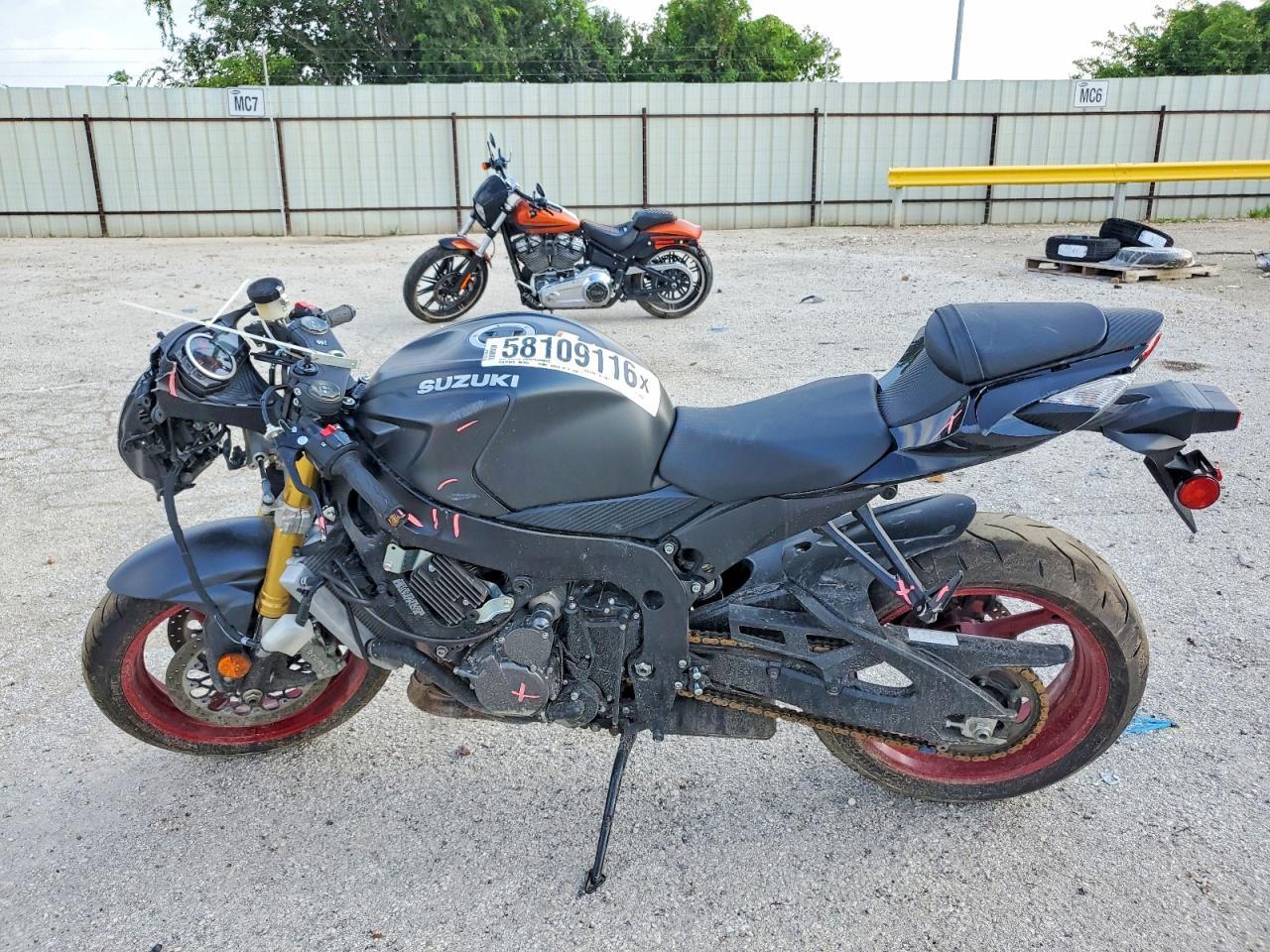 2026 Suzuki Gsx-R750 - Image 3