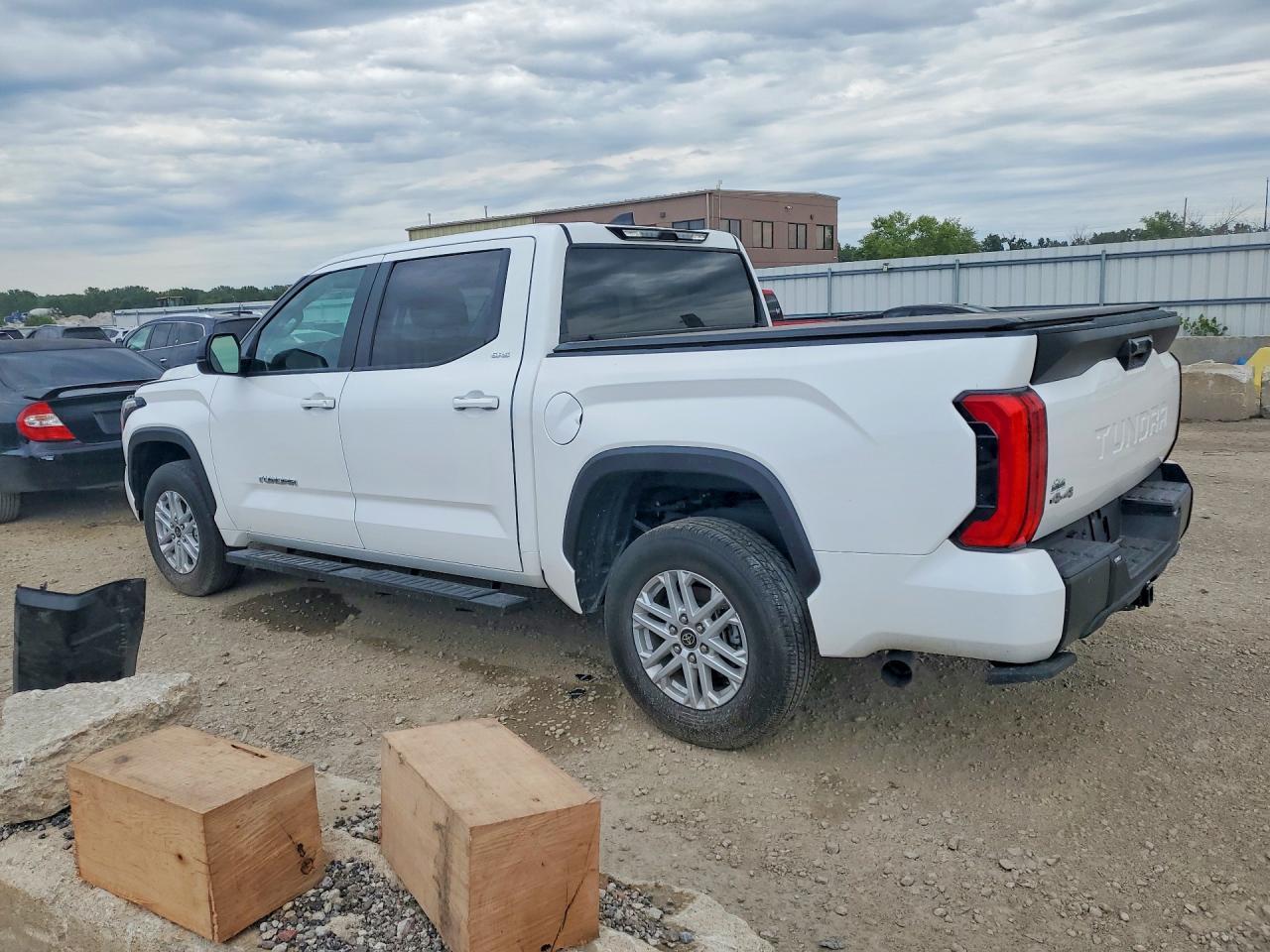 2024 Toyota Tundra Sr5 - Фото 2
