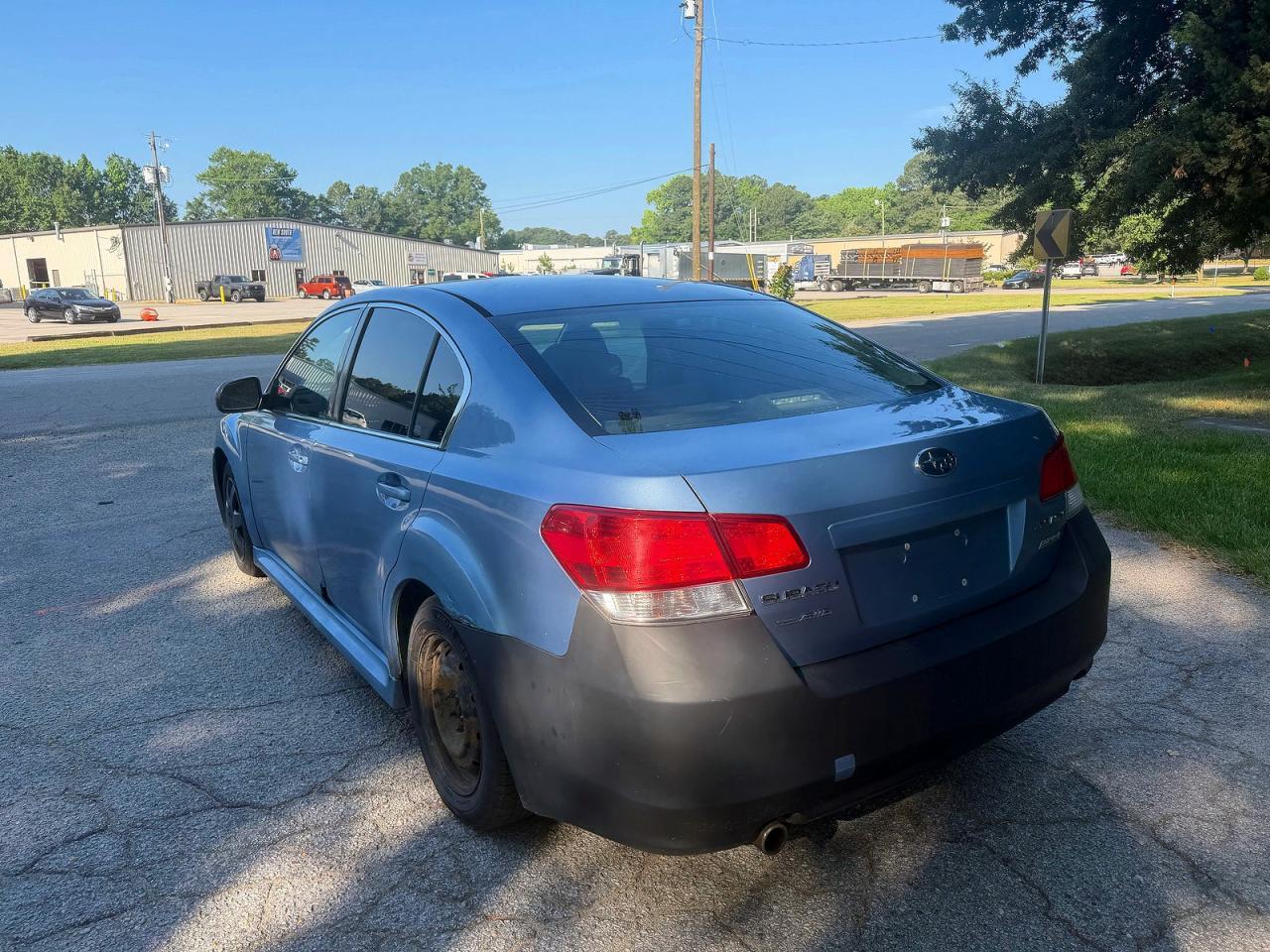 2011 Subaru Legacy 2.5I - Фото 3
