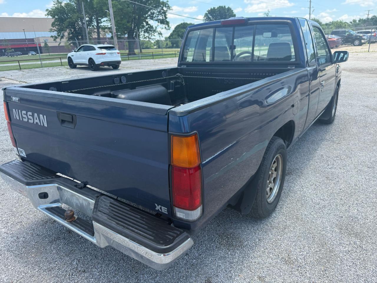 1994 Nissan Truck Xe - Фото 4