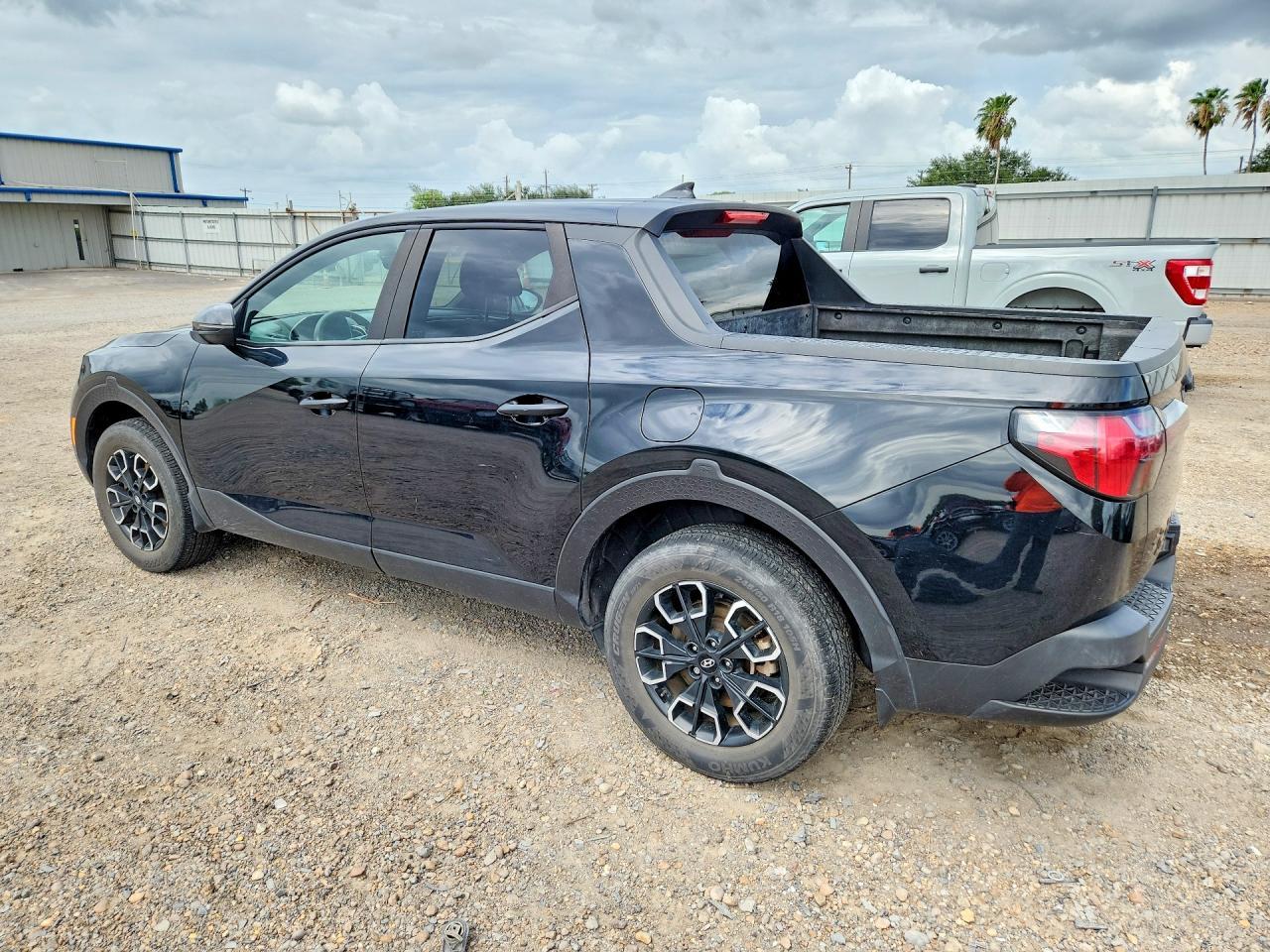 2023 Hyundai Santa Cruz Sel - Image 2