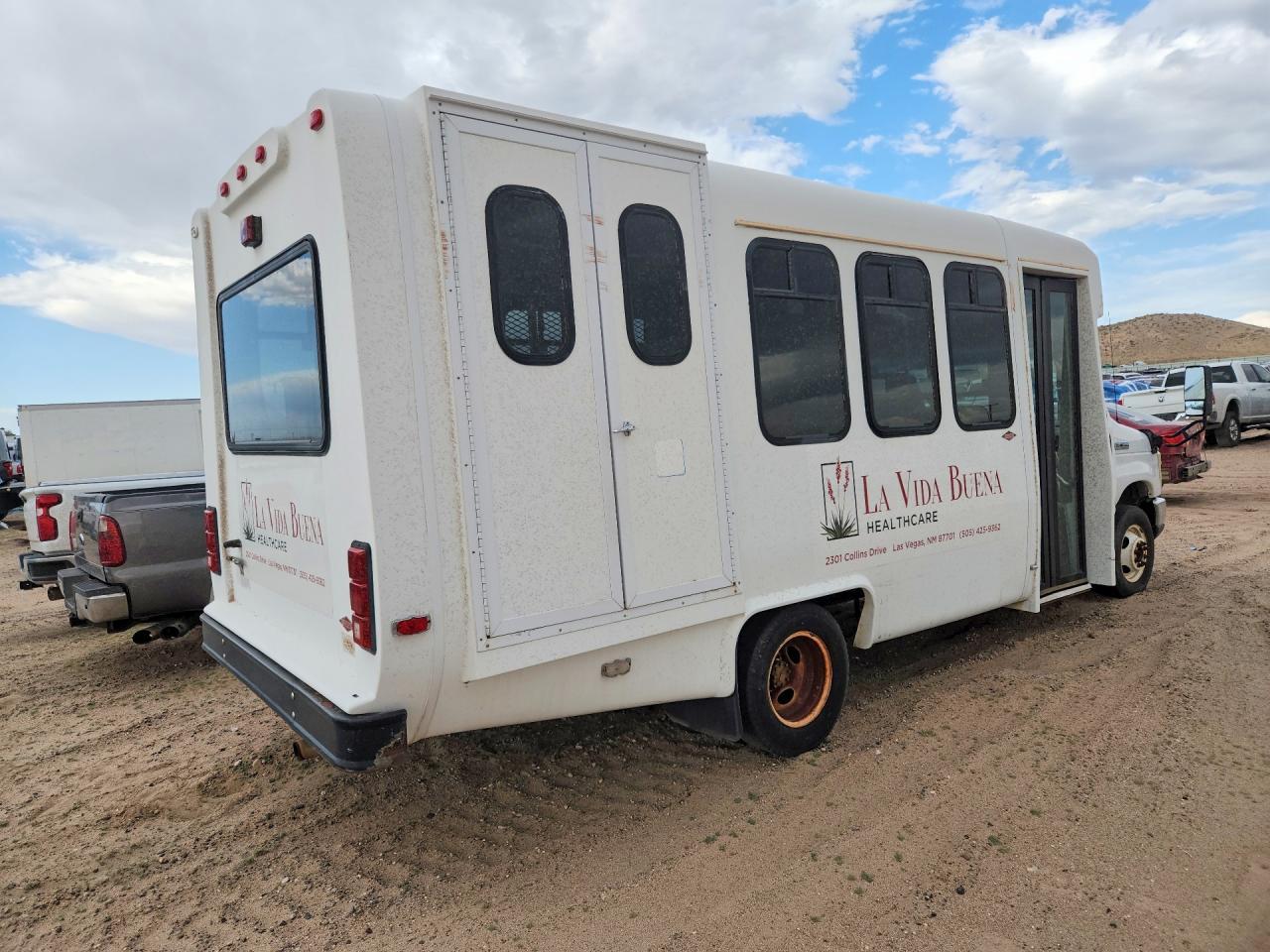 2008 Ford E350 Shuttle Bus - Фото 3