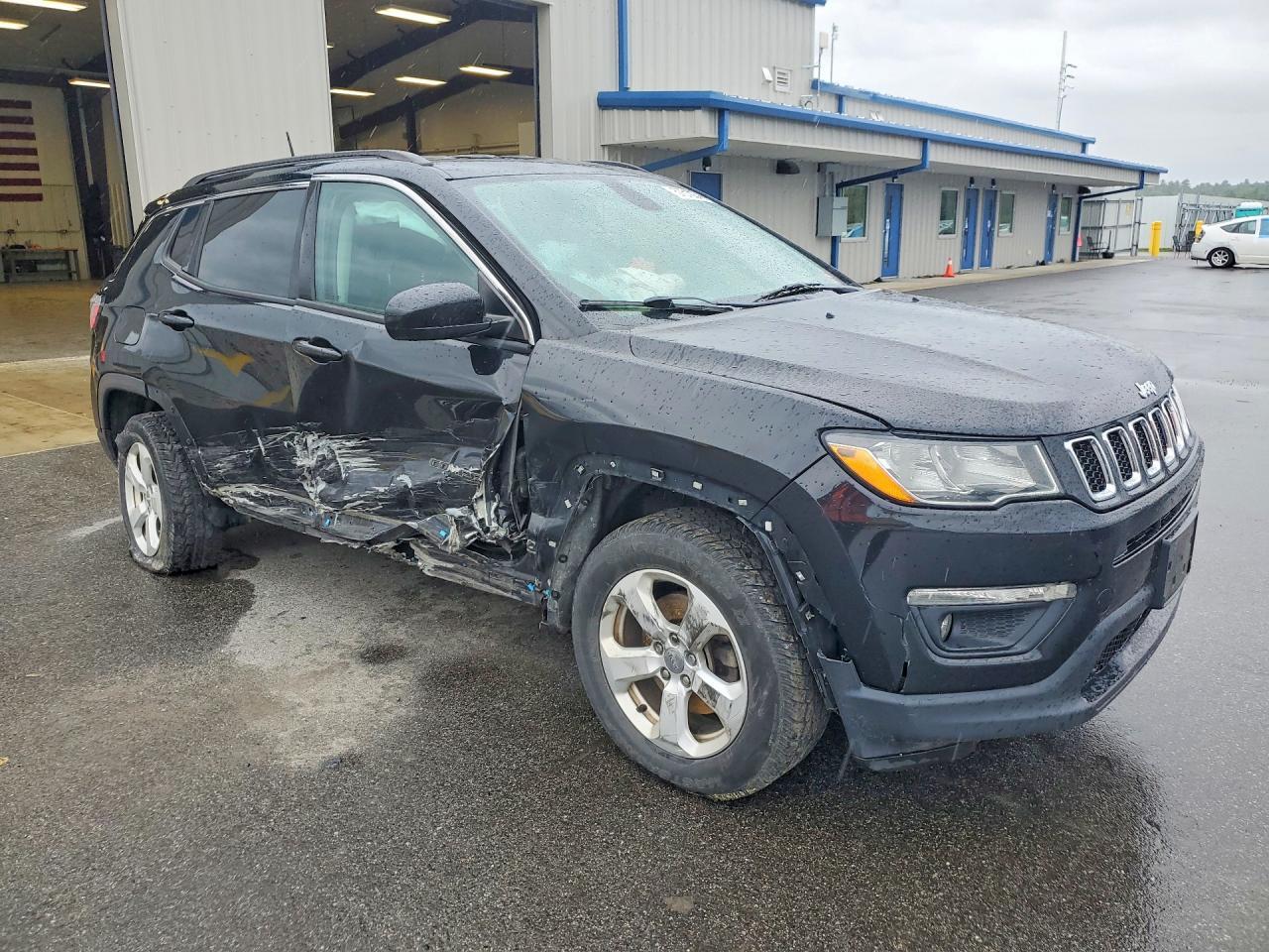 2018 Jeep Compass Latitude - Image 4