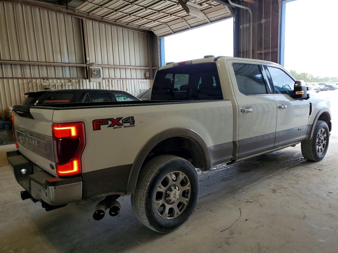 2021 Ford F250 Super Duty - Фото 3
