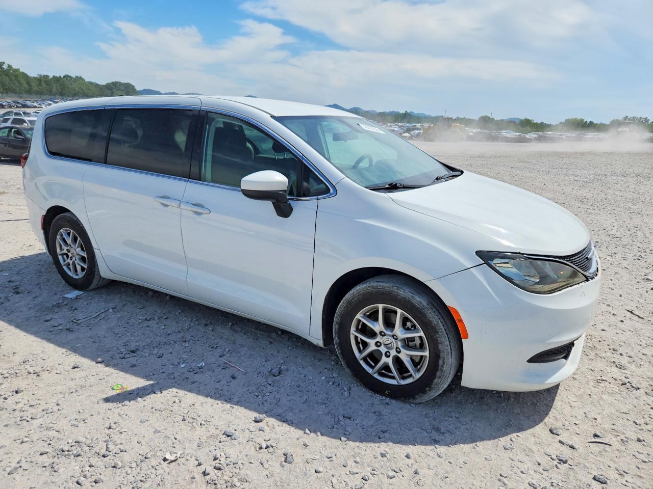 2021 Chrysler Voyager Lx - Фото 4