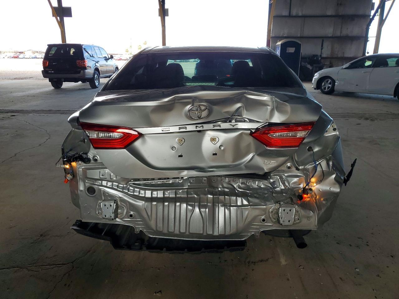 2018 Toyota Camry Le - Фото 6