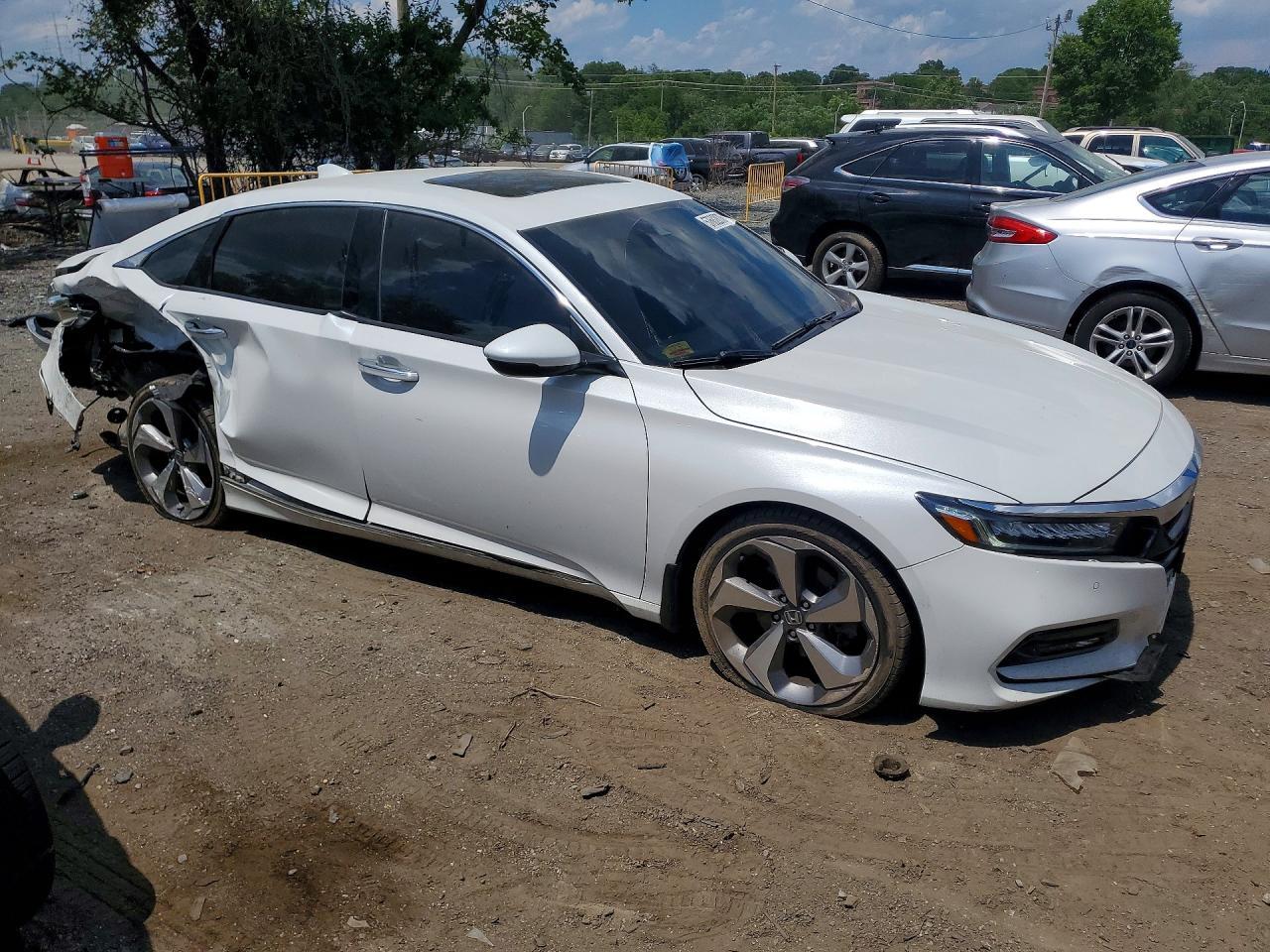 2020 Honda Accord Touring - Image 4