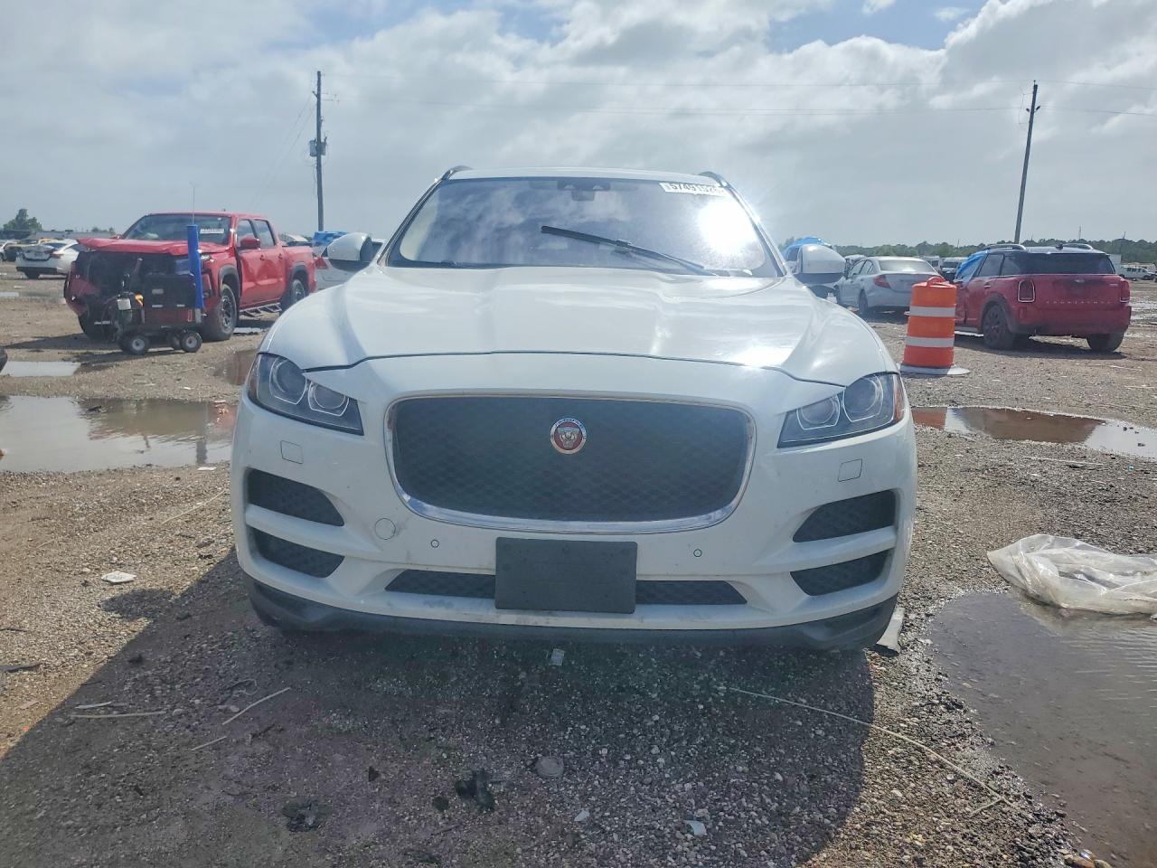 2017 Jaguar F-Pace Premium - Image 5