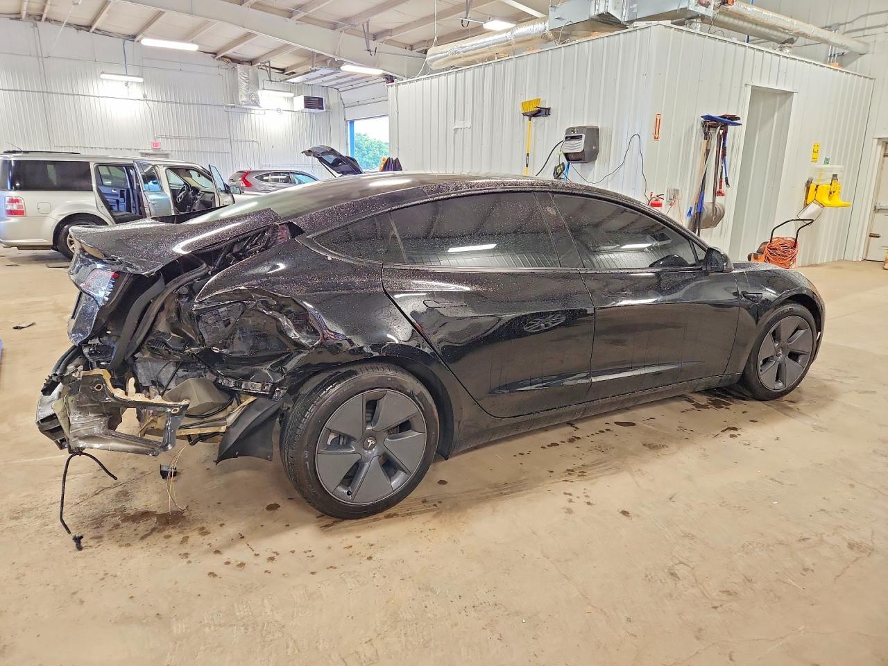 2023 Tesla Model 3 - Image 3