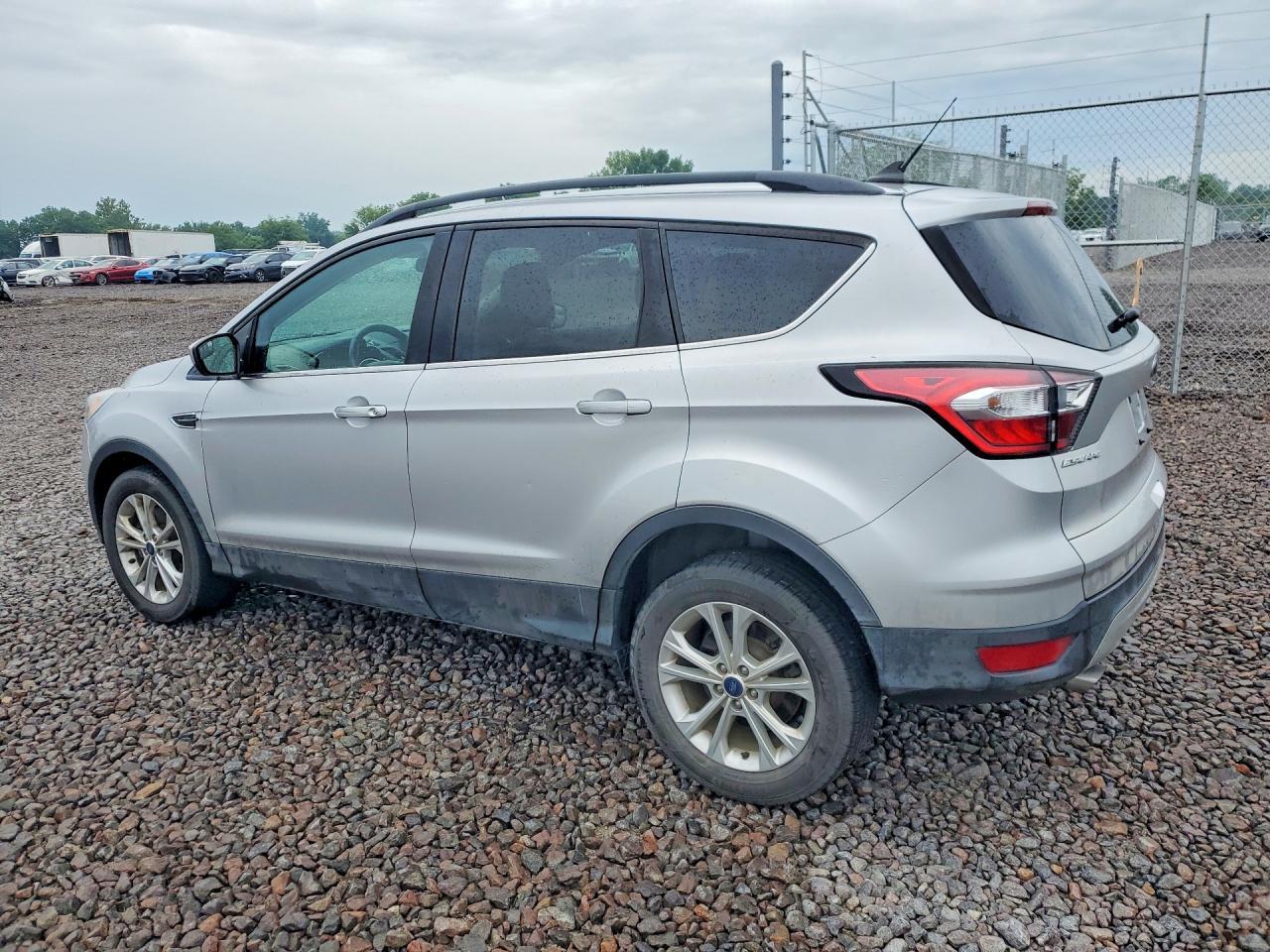 2018 Ford Escape Sel - Image 2