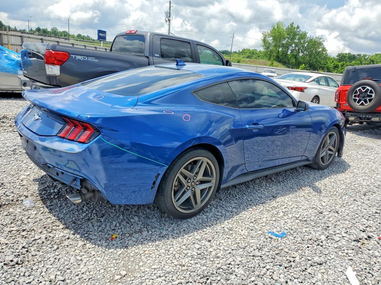 2024 Ford Mustang - Фото 3