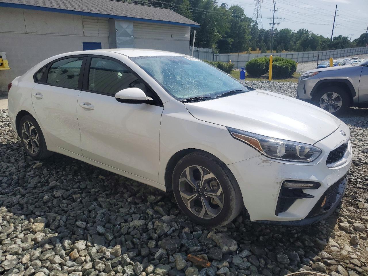 2021 Kia Forte Lxs - Image 4