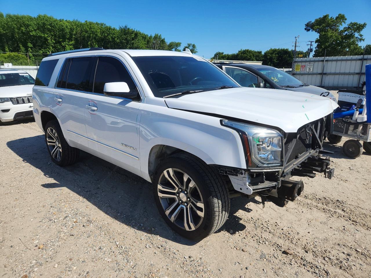2019 GMC Yukon Denali - Фото 4