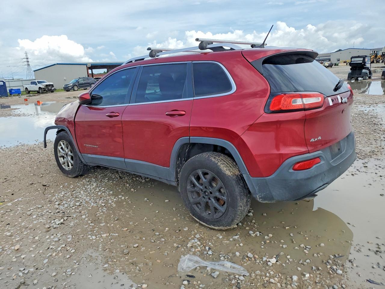 2015 Jeep Cherokee Latitude - Фото 2